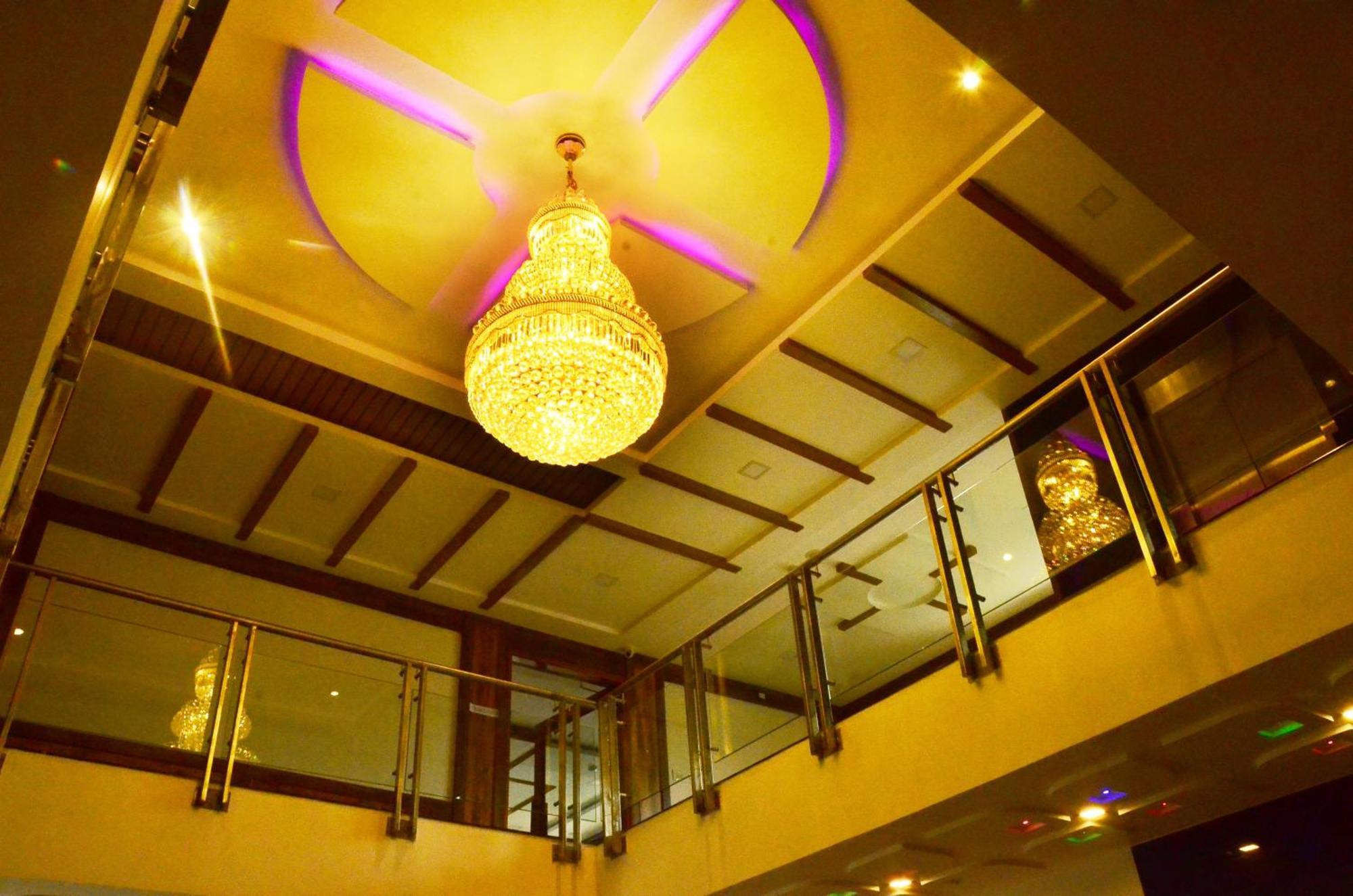 Hotel Agt Park شيناي المظهر الخارجي الصورة